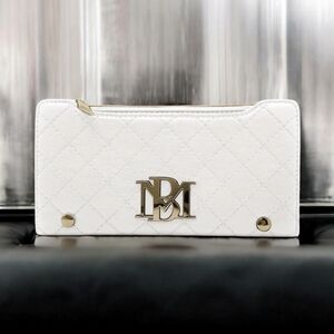 NWT Badgley Mischka Quilted Wallet-White